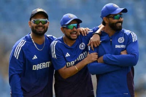 Gavaskar Calls for Kuldeep Yadav's Inclusion in Second Test Following India's Defeat Against England