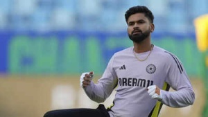 Shreyas Iyer's Test Debut Faces Delay Amidst Intense Competition: Expert Analysis