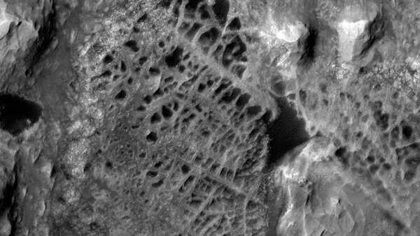 Close-up view of Martian spiderwebs captured by Curiosity rover.