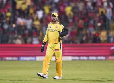 Ex-India cricketer hits back at Irfan Pathan's 'hookah' comment on MS Dhoni - 'What happens in one room...'