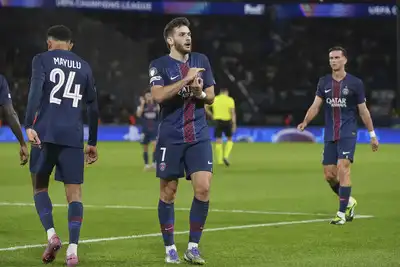 Champions League Round-Up: PSG Dominate, Van Dijk's Late Header Snatches Victory for Liverpool, Bayern & Inter Impress